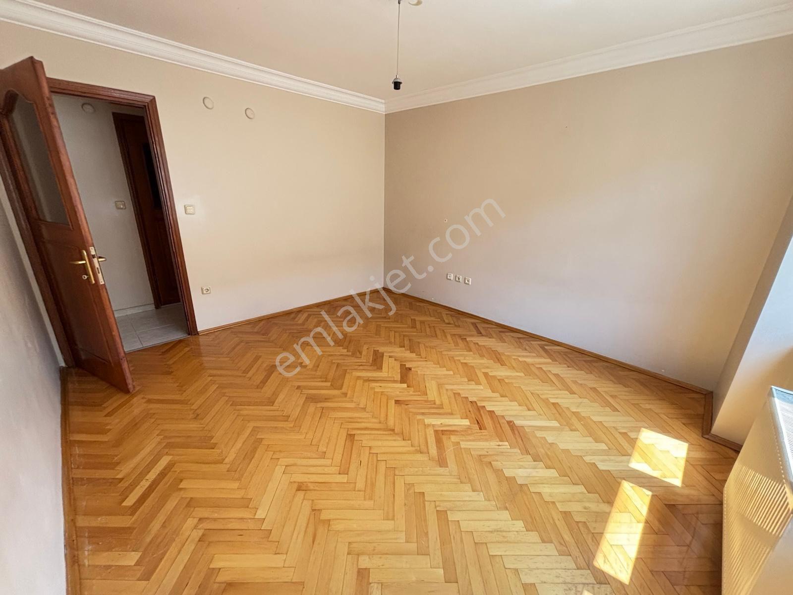 F-l Den Bulgurlu Cumhuriyet Te Arakat 120m2 Asansörlü 3+1 - Görsel 13