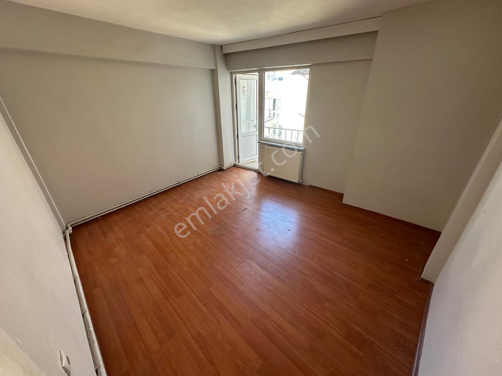 Altıparmak Hocahasan'da | Çift Balkonlu Ara Kat 2+1 Kiralık - Görsel 10
