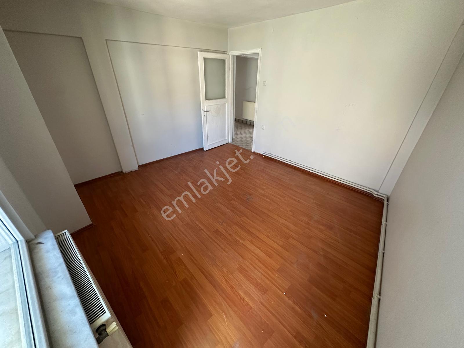 Altıparmak Hocahasan'da | Çift Balkonlu Ara Kat 2+1 Kiralık - Görsel 6