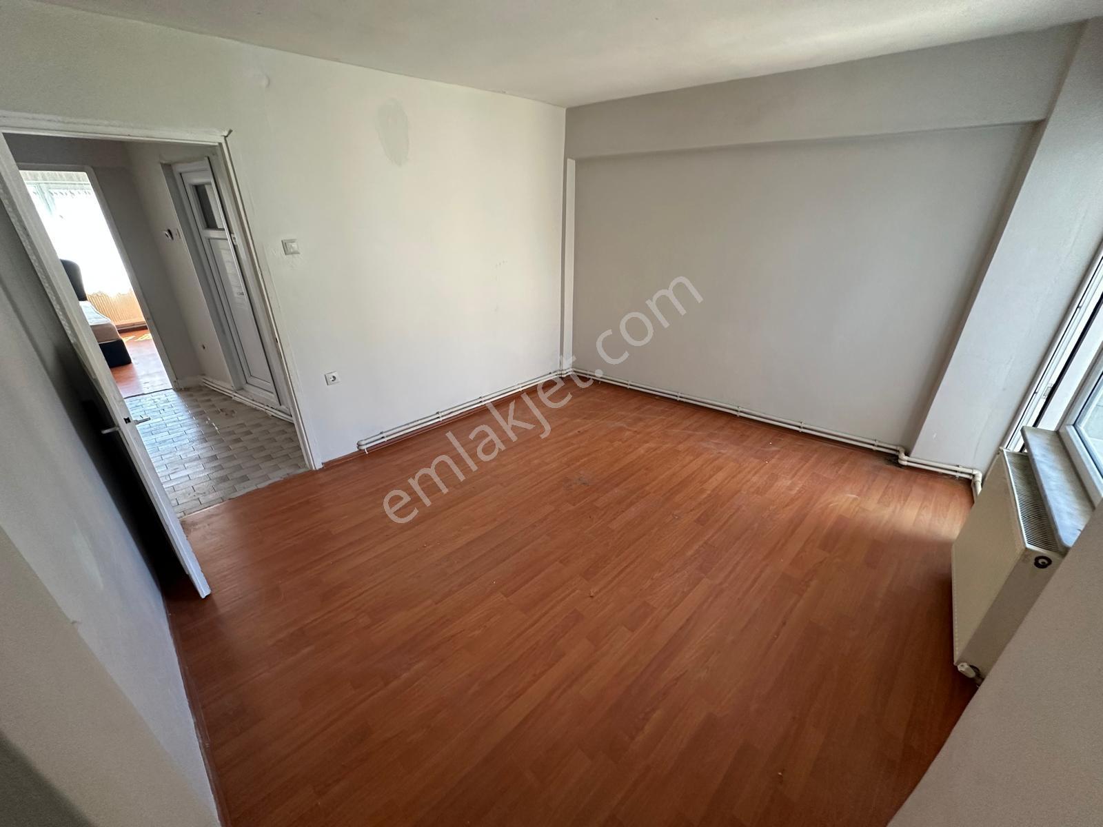 Altıparmak Hocahasan'da | Çift Balkonlu Ara Kat 2+1 Kiralık - Görsel 7