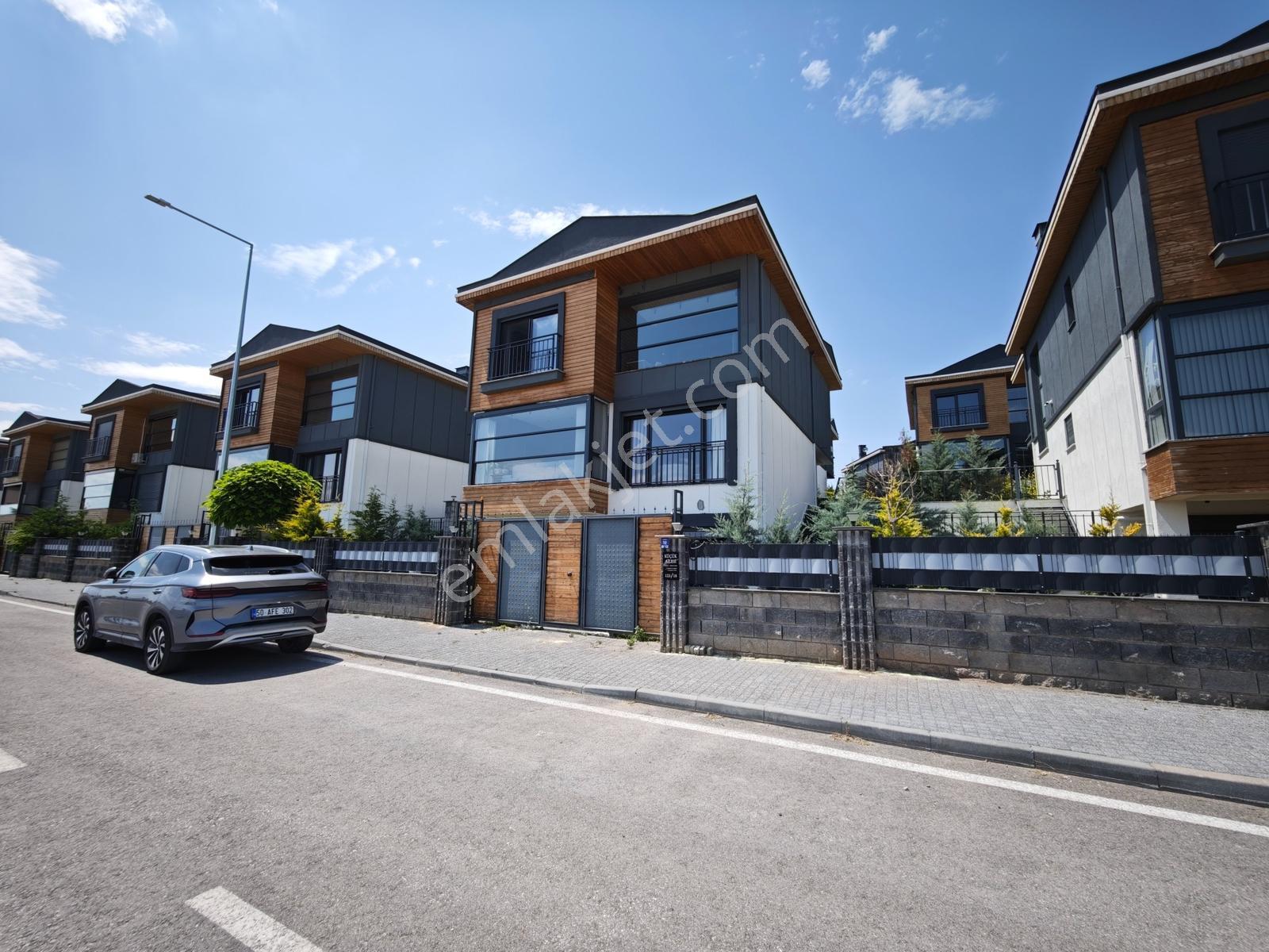 The Duru Team - Erkilet'te Şehir Ve Erciyes Manzaralı Lüks Villa