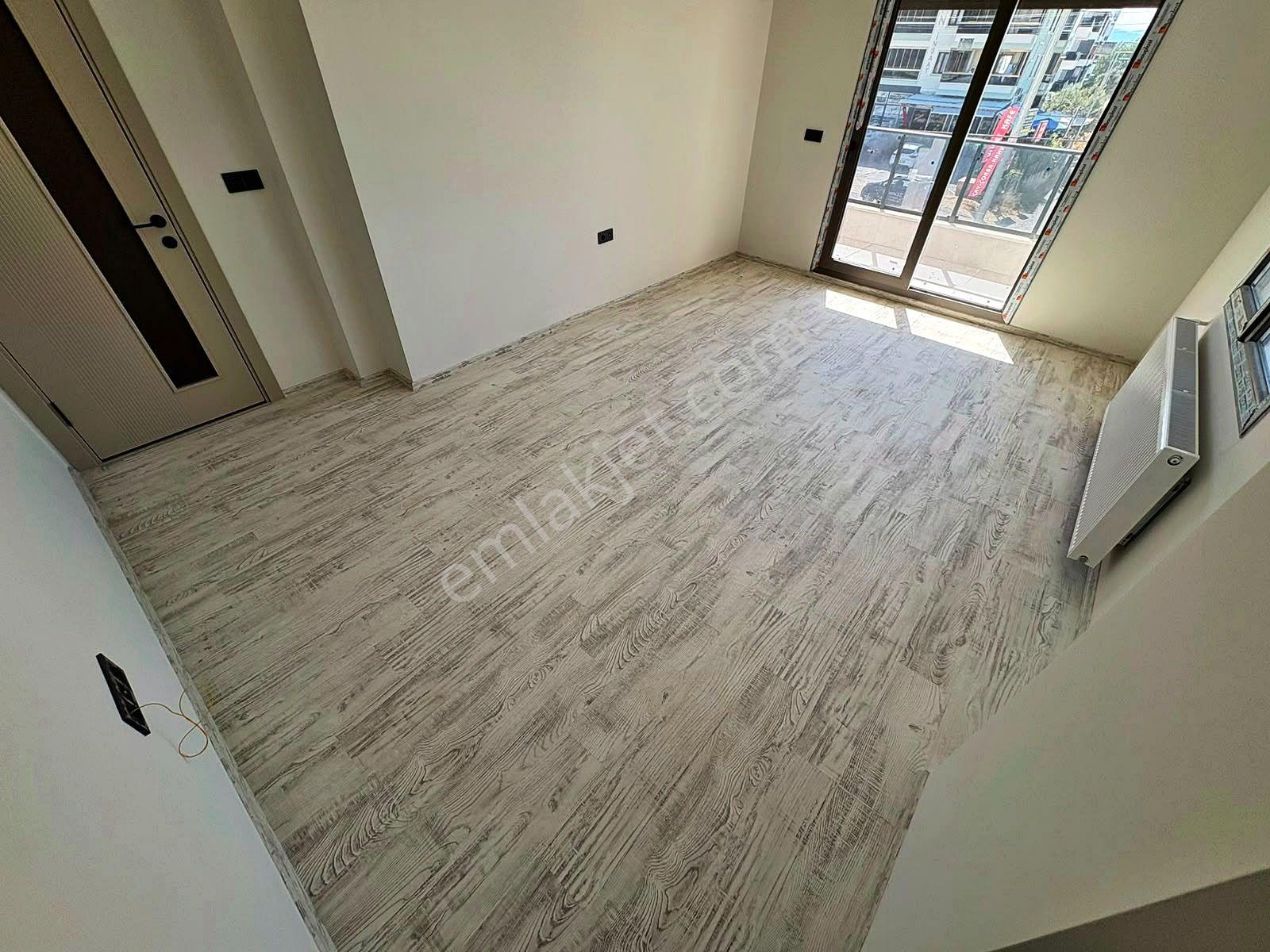 Aktif'ten Akçay Merkez'de Satılık Yaşam Kalitesini Yükselten Ön Cephe 2+1 Daire - Görsel 2
