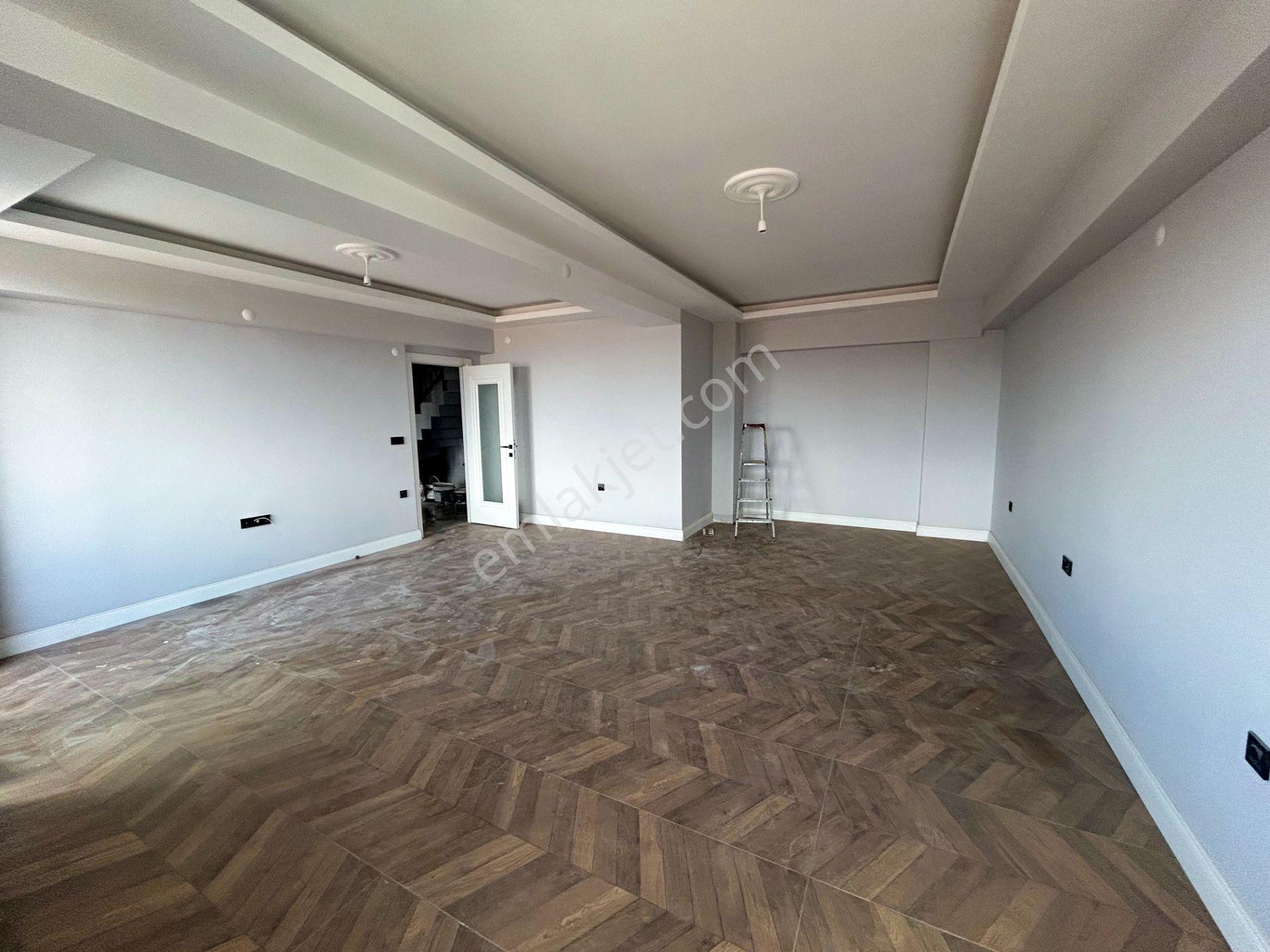 Karamürsel Salı Pazarı Satılık 3+1 Teraslı Çatı Dubleks Daire - Görsel 3