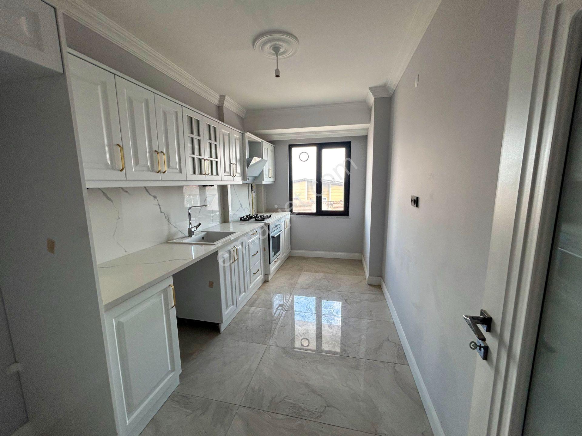 Karamürsel Salı Pazarı Satılık 3+1 Teraslı Çatı Dubleks Daire - Görsel 4