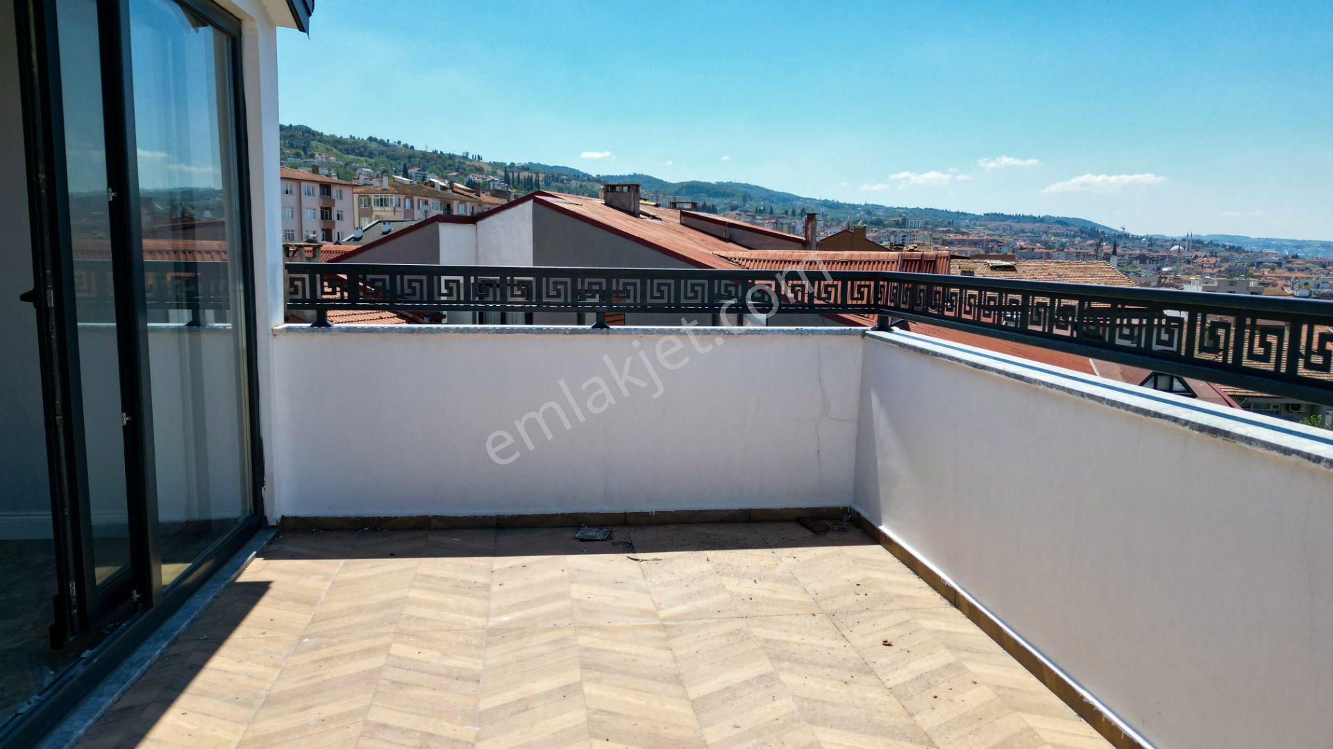 Karamürsel Salı Pazarı Satılık 3+1 Teraslı Çatı Dubleks Daire - Görsel 29