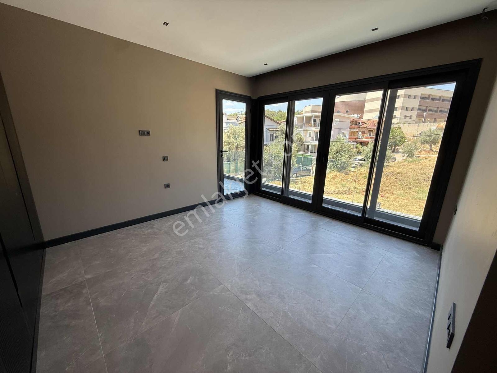 Kuşadası Girişinde 4+1 Özel Havuzlu Tek Müstakil Satılık Villa - Görsel 19