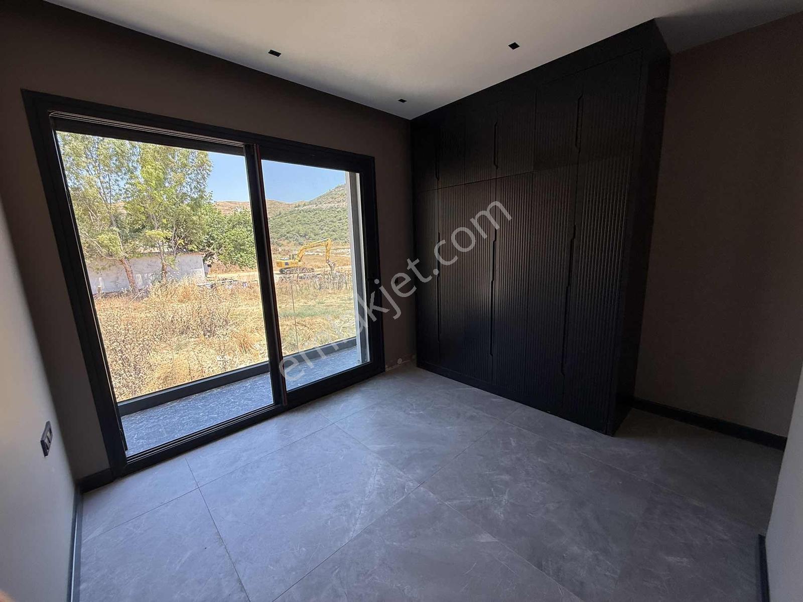 Kuşadası Girişinde 4+1 Özel Havuzlu Tek Müstakil Satılık Villa - Görsel 8