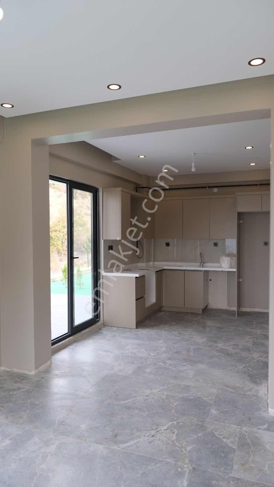 Re/max Rabia Saraçtan Amasyada Satılık Lüks Villa - Görsel 3