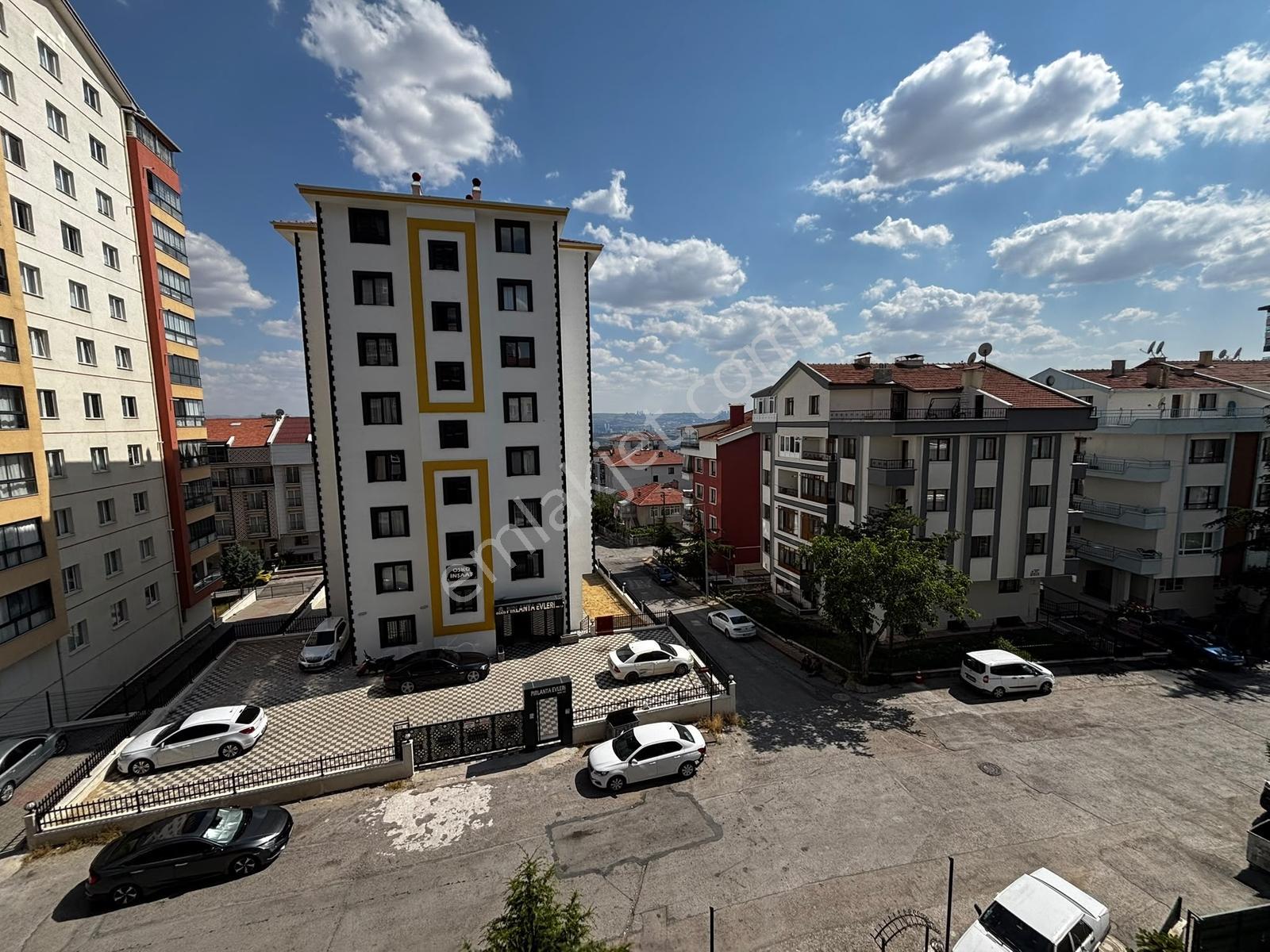 Şentepe De Site İçerisinde Geniş 3+1 Kiralık Daire