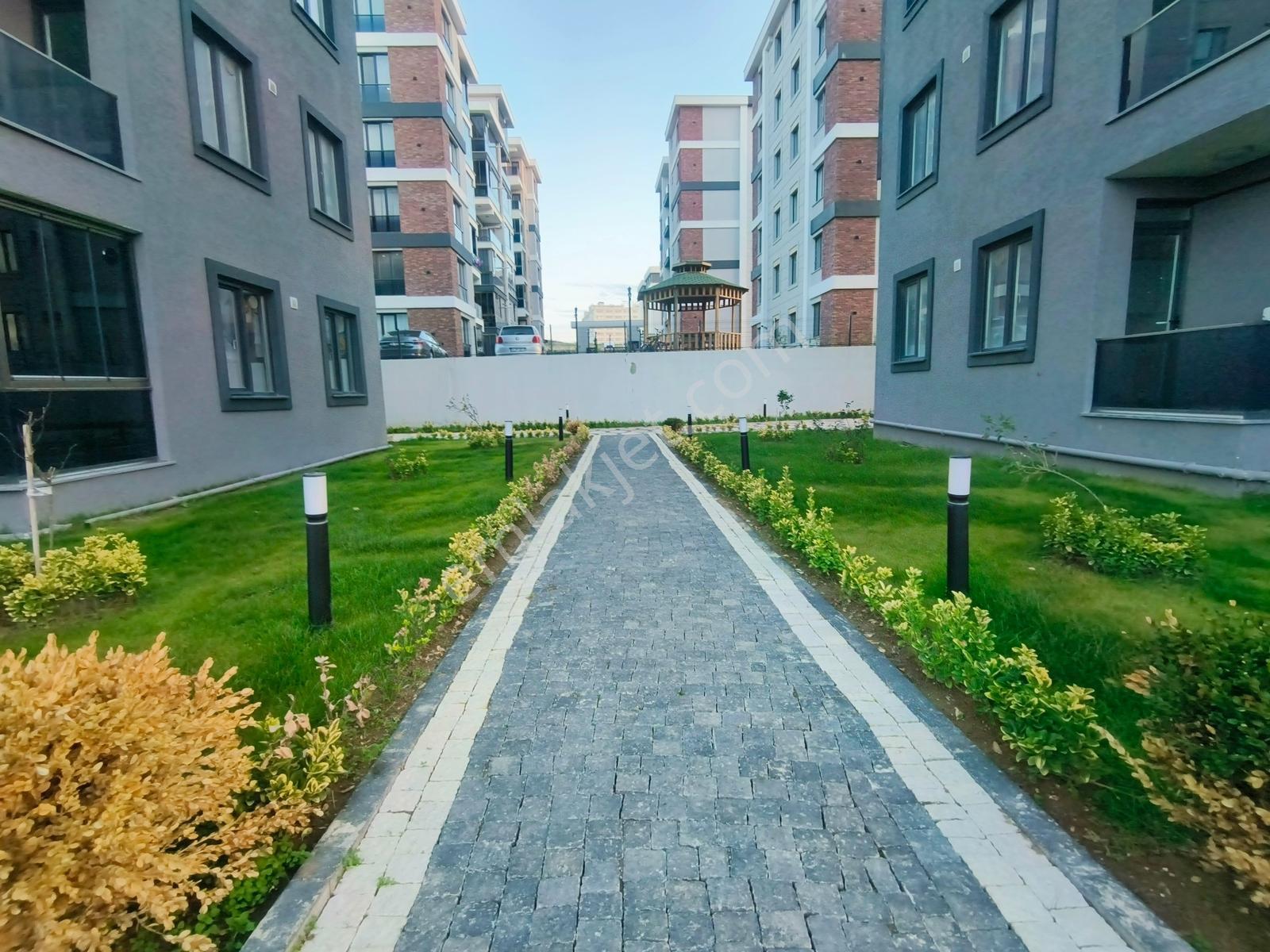 Yeni Mahallede Sıfır İskanlı Ebeveyn Banyolu Satılık 2+1 Daire - Görsel 24