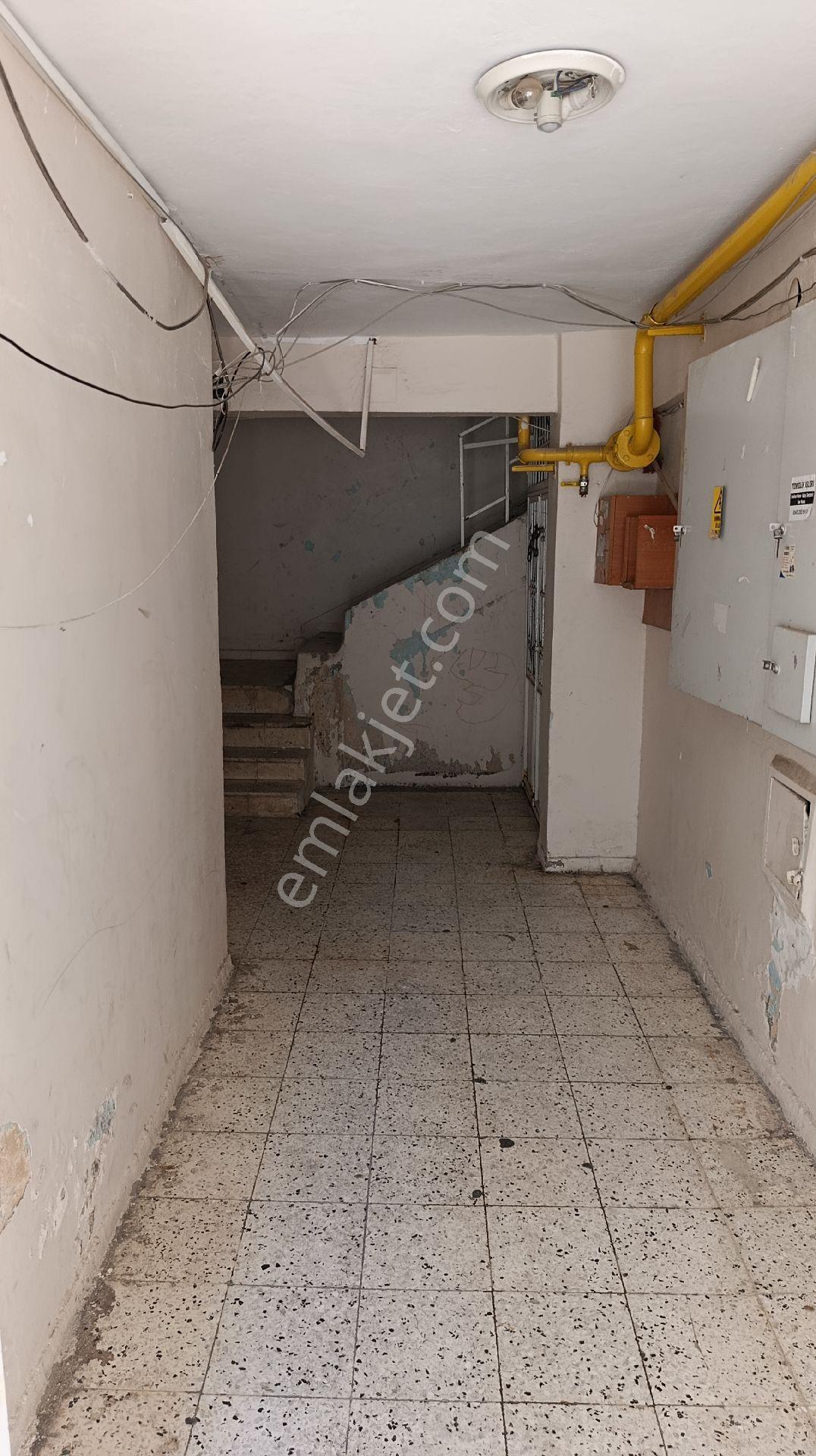 3 Oda Doğalgazlı 1 Kat Merkezi Konumda - Görsel 4