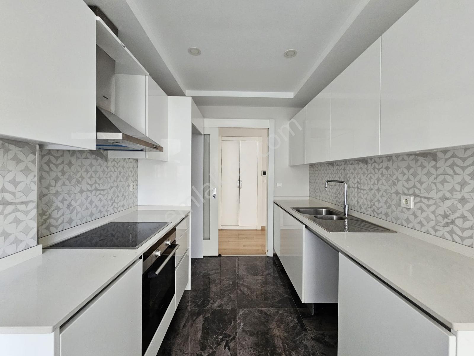 Altayçeşme Evinpark Sitesinde Kapalı Otoparklı Metro 2dk Boş 2+1 - Görsel 32