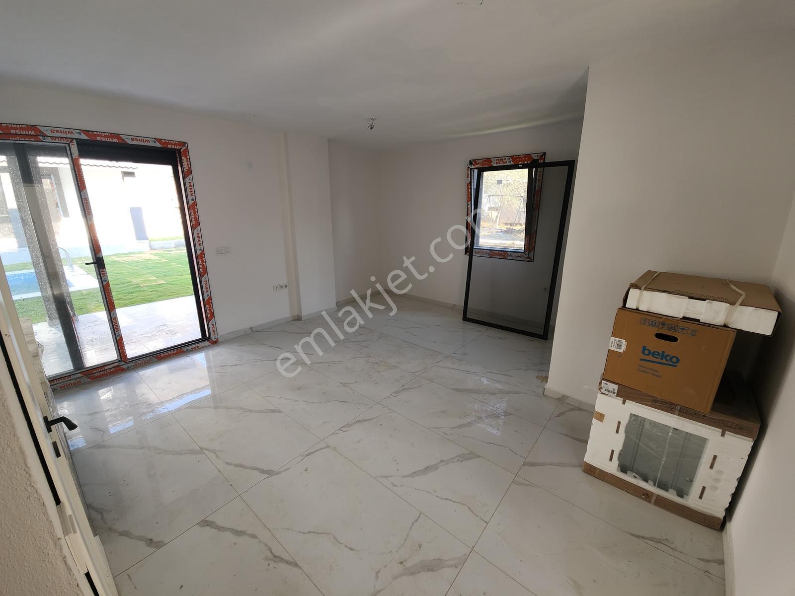 Karaburun Mordoğan'da Ortak Havuzlu Satılık 3+1 Villa - Görsel 10