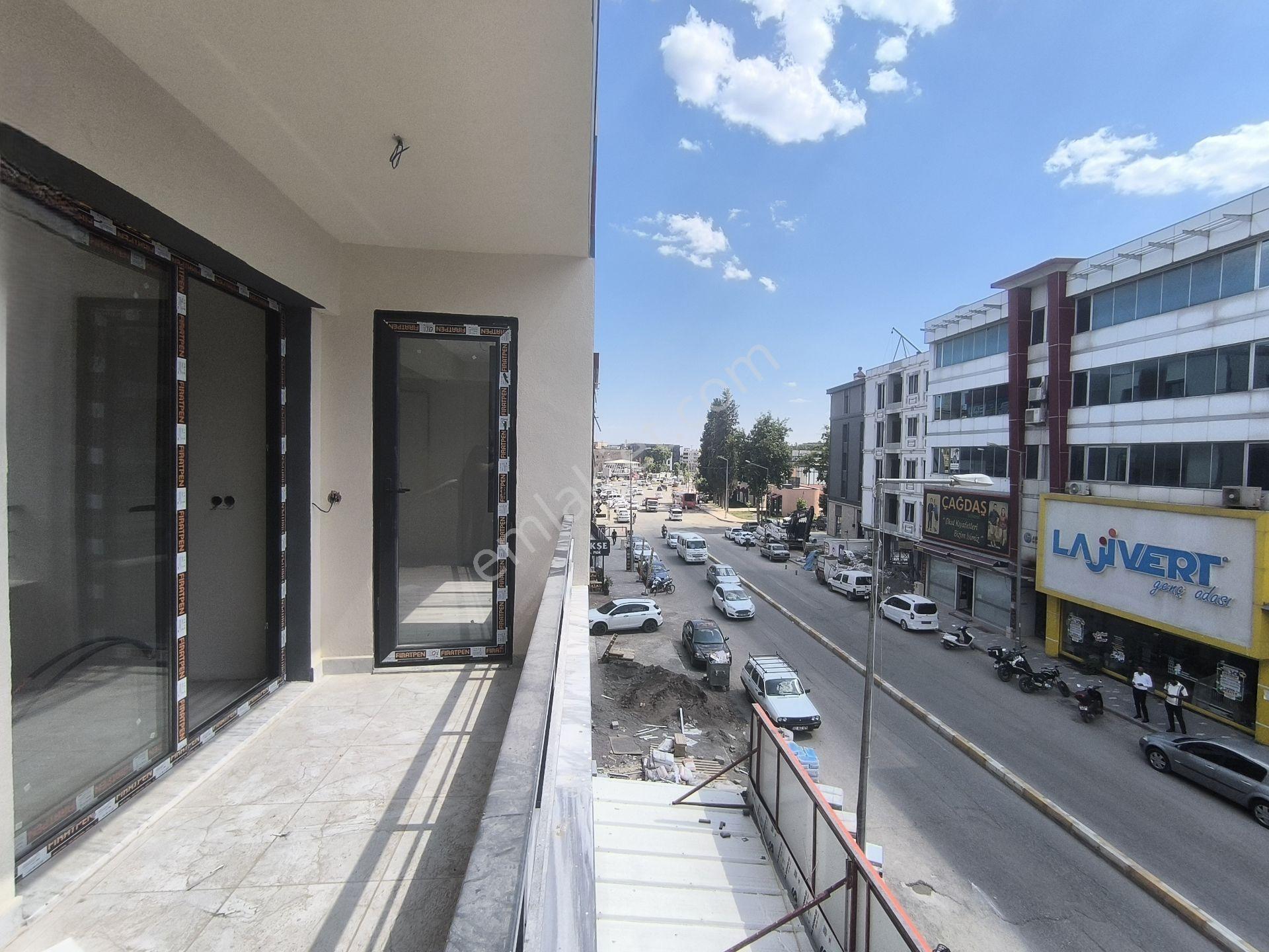 Adıyaman Turgutreis Zey Caddesinde Kiralık 3+0 Sıfır Ofis - Görsel 2