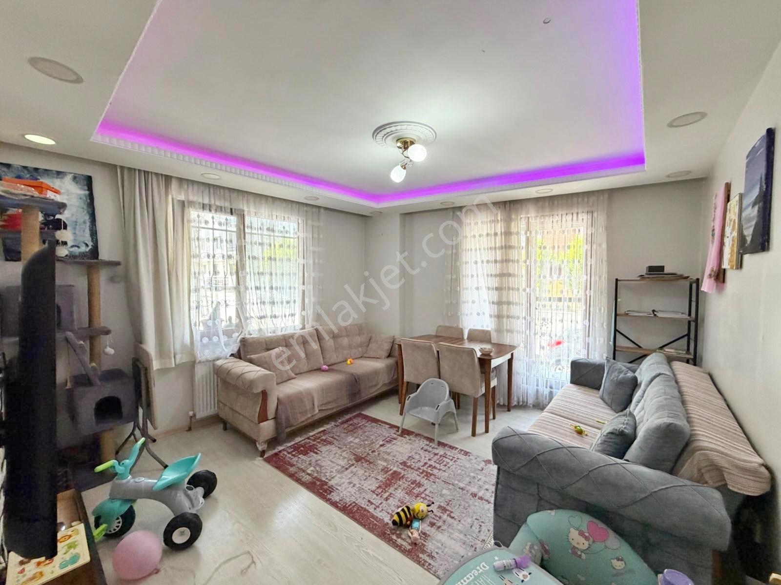 Alban Gyo'dan Metrobüse 1 Dk Balkonlu 90m² 2+1 Yüksekgiriş Daire