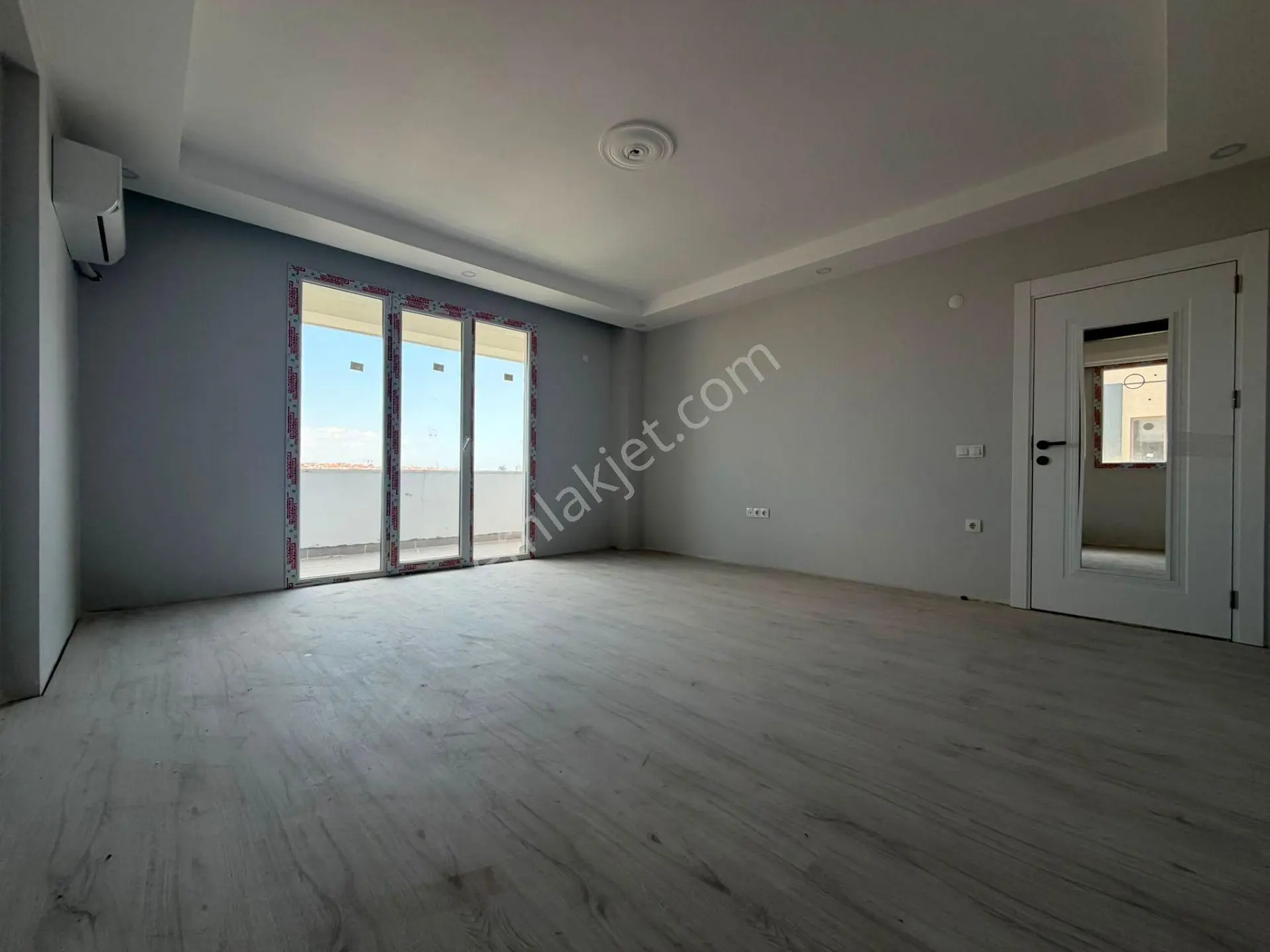 Bahçelievler'de Butik Sitede K.otoparklı Sıfır 2+1 Ara Kat