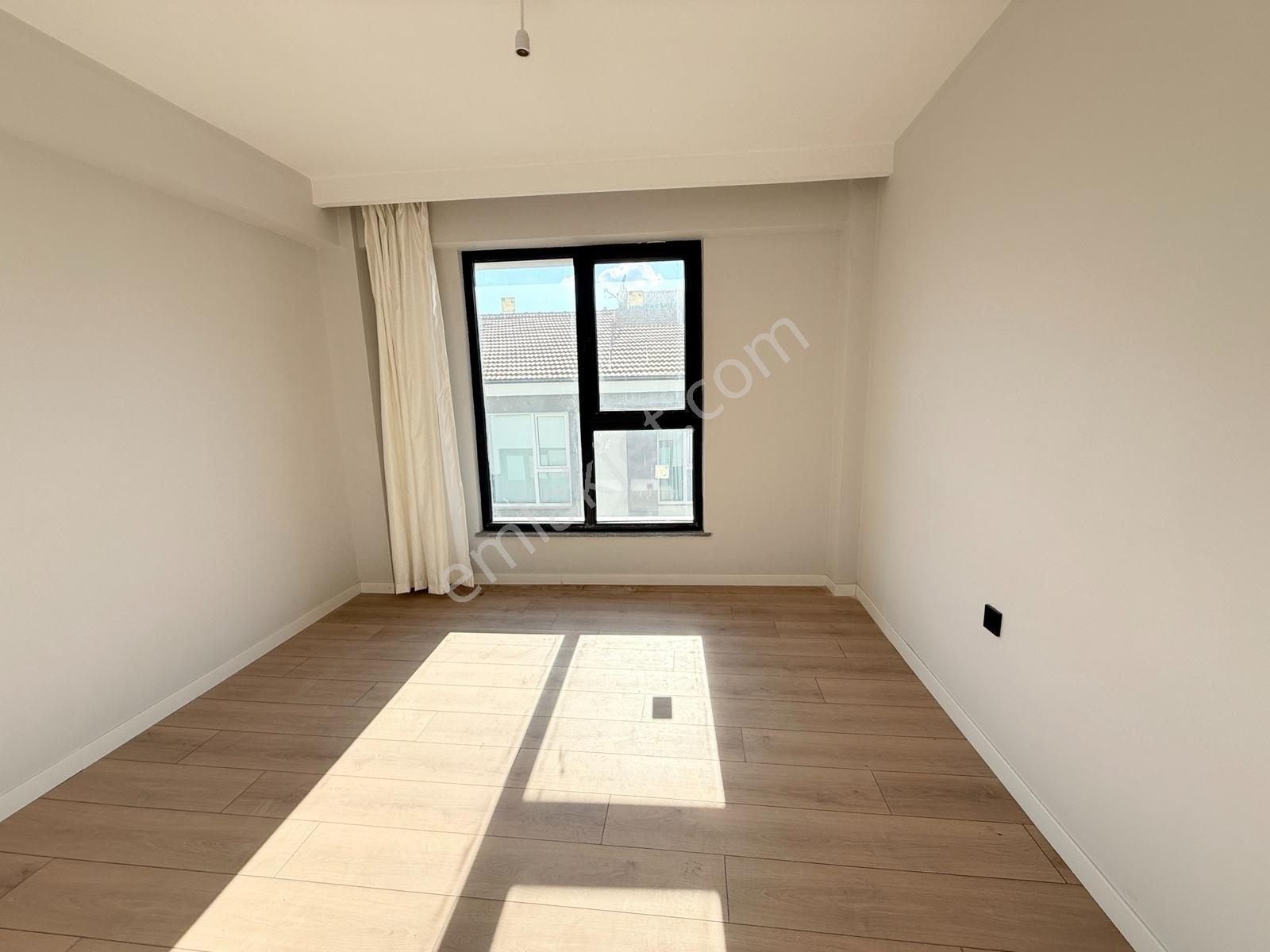 Özbey Emlaktan Çamlıca Mah. Batı Cepheli Köşe Özel Garajlı 3+1 - Görsel 29