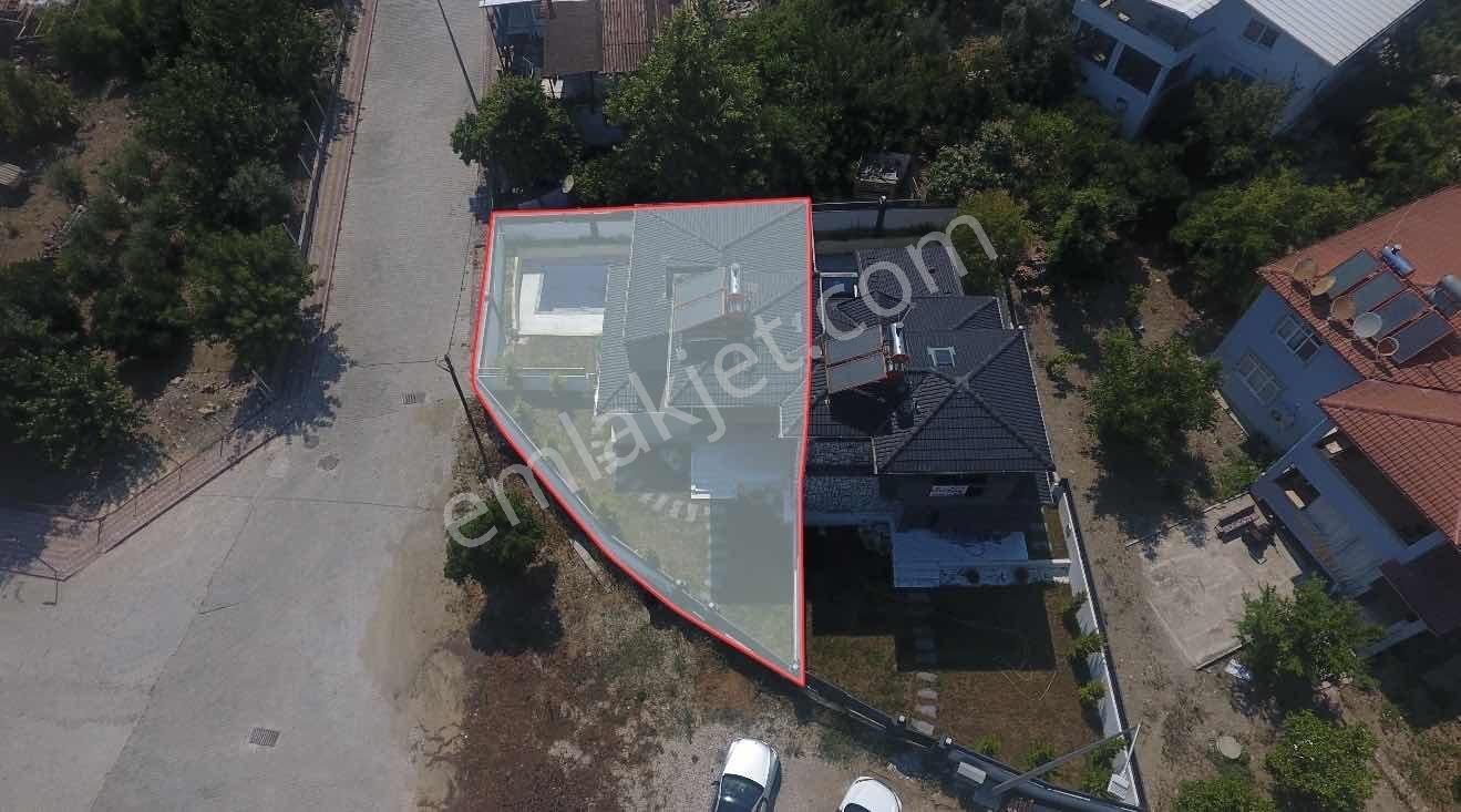 Göynük Mahallesinde 4+1 Müstakil Havuzlu Villa Can-iş Emlak - Görsel 7