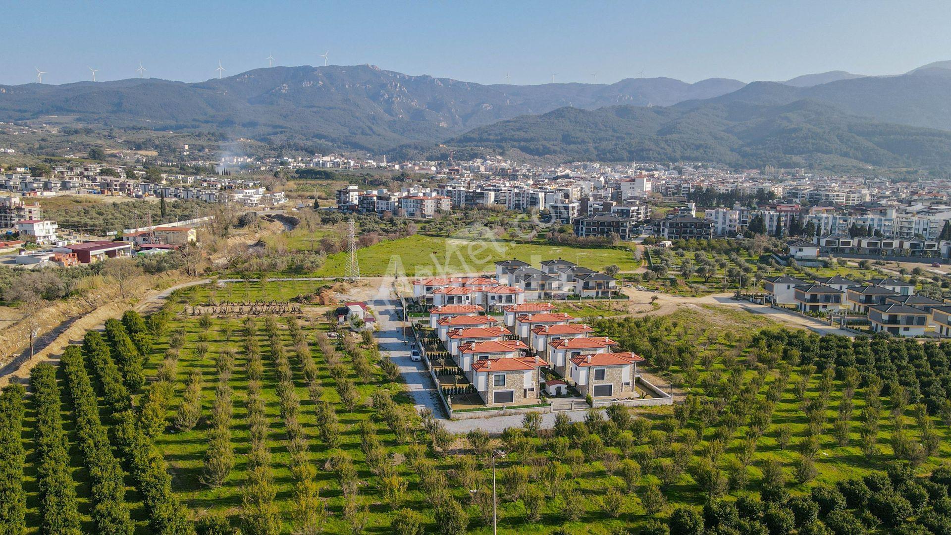 Davutlar'da Taş Mimari Tam Müstakil Bahçeli Köşe Konum Villa - Görsel 6