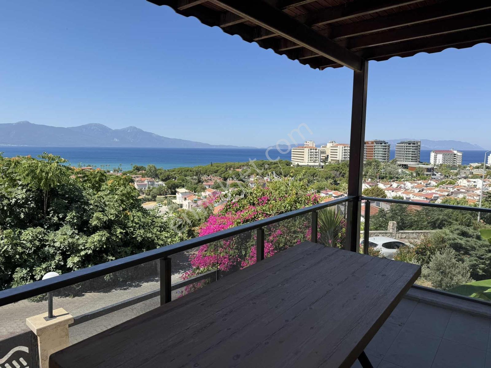 Entelköy Sitesi'nde Ön Sırada Deniz Manzaralı Satılık Villa - Görsel 2