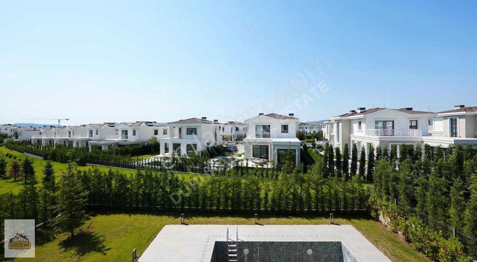 Çınarköy Evleri'nde Geniş Bahçeli Ve Havuzlu 5+2 Kiralık Villa - Görsel 7