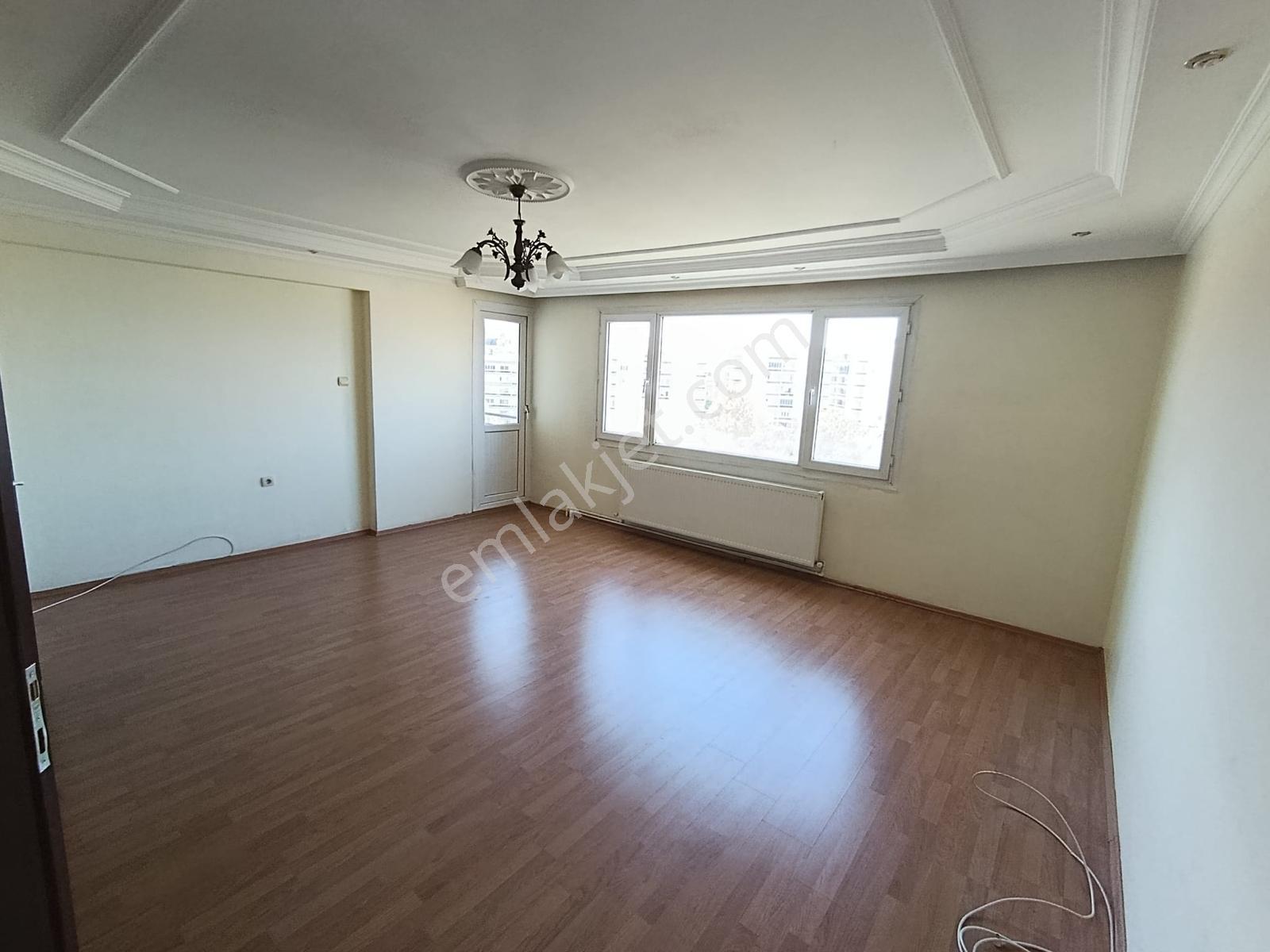 Buca Seyfi Demirsoy Hastanesi Yakını 3+1 Doğalgazlı Kiralık - Görsel 2