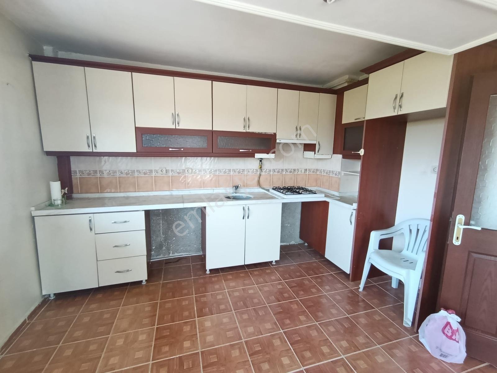Buca Seyfi Demirsoy Hastanesi Yakını 3+1 Doğalgazlı Kiralık - Görsel 8
