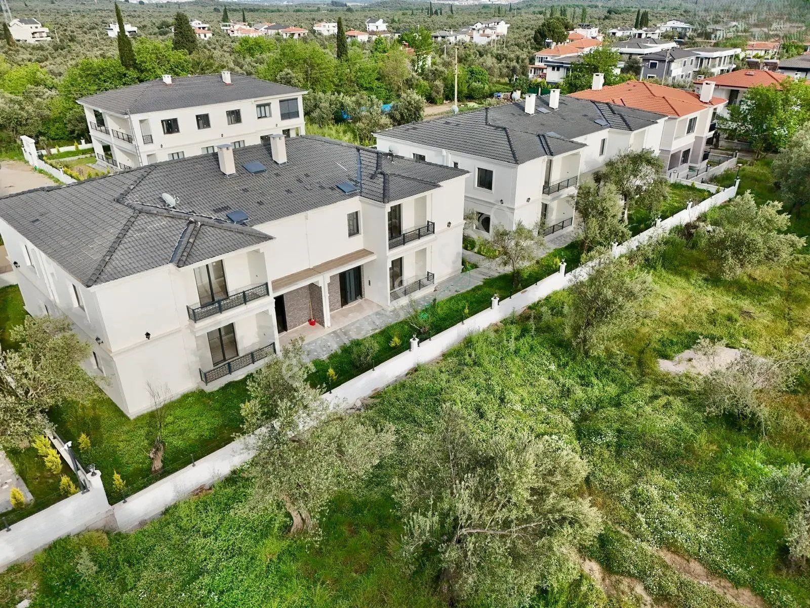 Akçay Aras Emlaktan Gürede Bahçe Kullanımlı 1+1 Ve 2+1 Daireler - Görsel 4