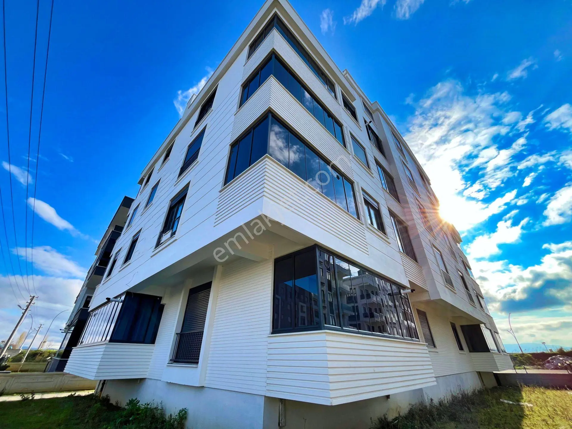 🛑🛑aktif'ten Akçay'da Modern Tasarımı İle Kapalı Otoparklı Ebeveyn Banyolu 2+1 Satılık Daire