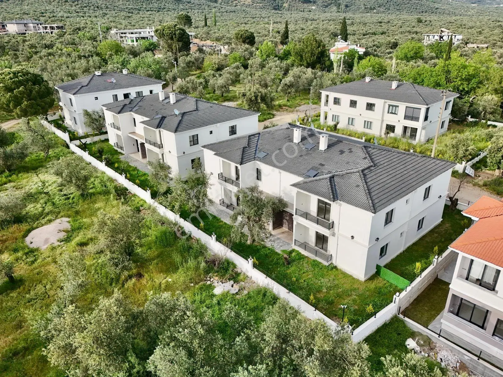 Akçay Aras Emlaktan Gürede Geniş Bahçe Kullanımlı 2+1 Daireler - Görsel 5