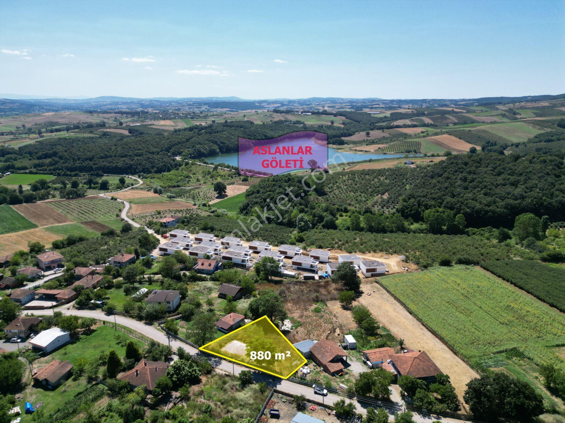 Asfalt Cepheli, Ruhsatı Alınmış Müstakil Ev Projeli 880 M² Arsa | Beşdeğirmen