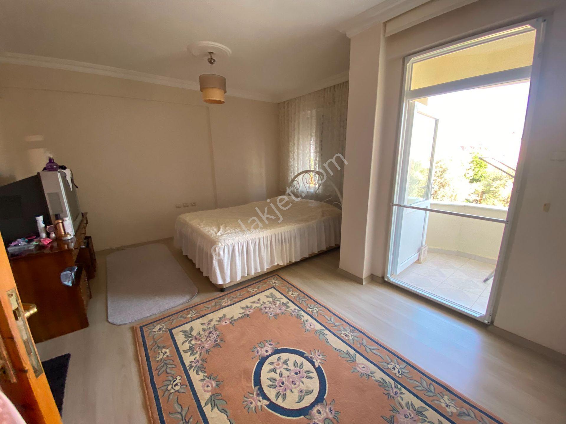Altınoluk'da Denize 250 Metre Çift Bahçeli Müstakil Girişli Triplex Villa - Görsel 36