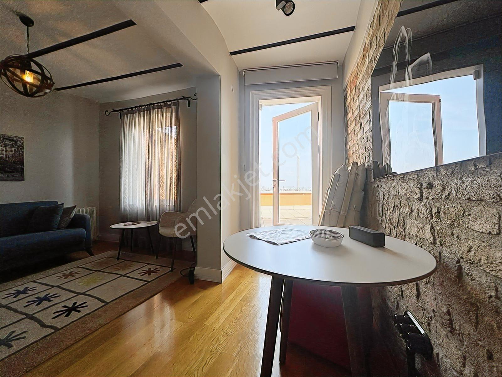 Galata Kuledibinde Eşsiz Manzaralı 1+1 Kiralık - Görsel 19