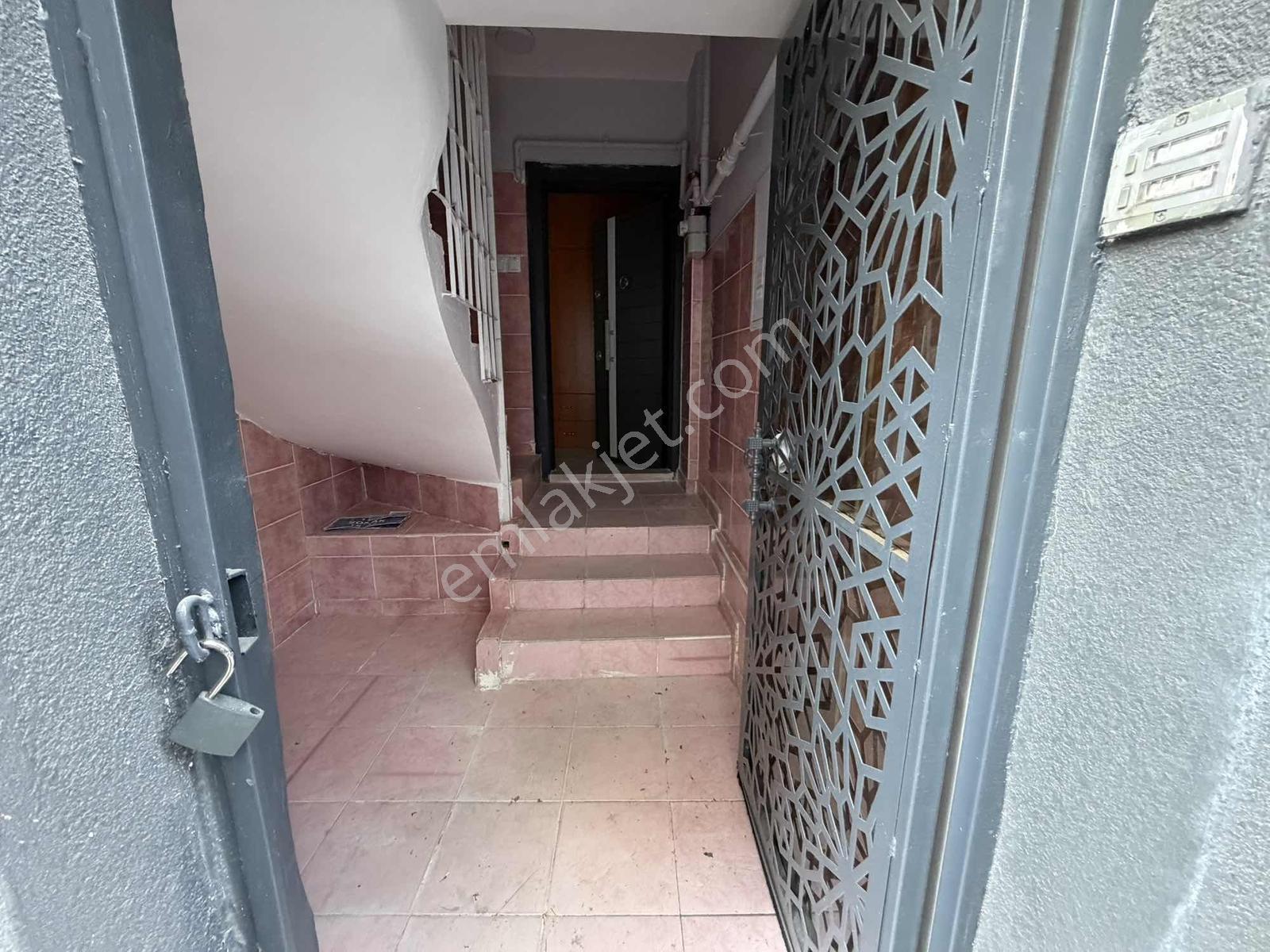 Karakaş'tan Merkez Çarşıda Komple Bina 2 Daire - Görsel 14