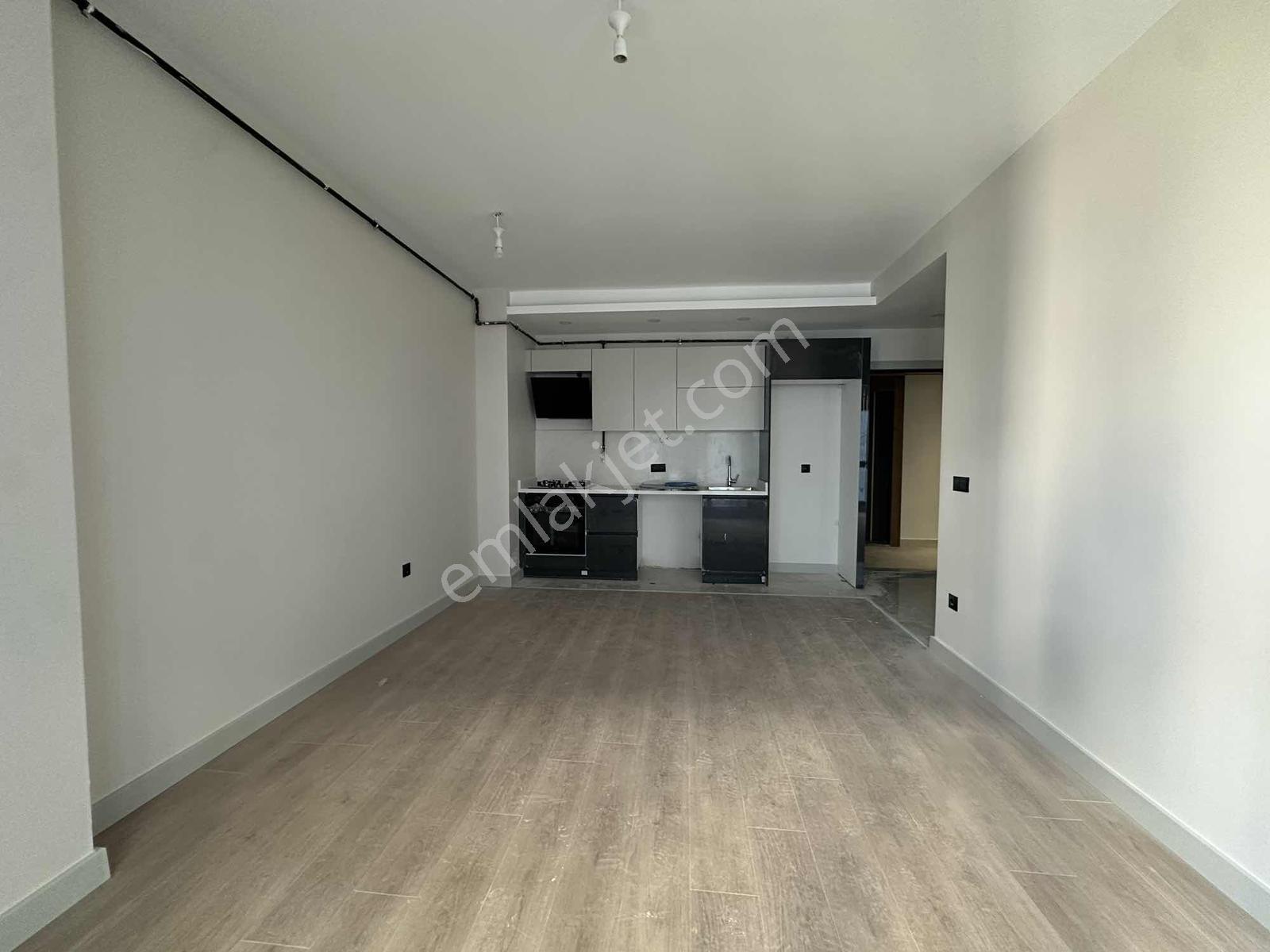 Empire Beylikdüzü Ara Kat Peyzaj Cephe Satılık 1+1 52 M2 Daire - Görsel 2