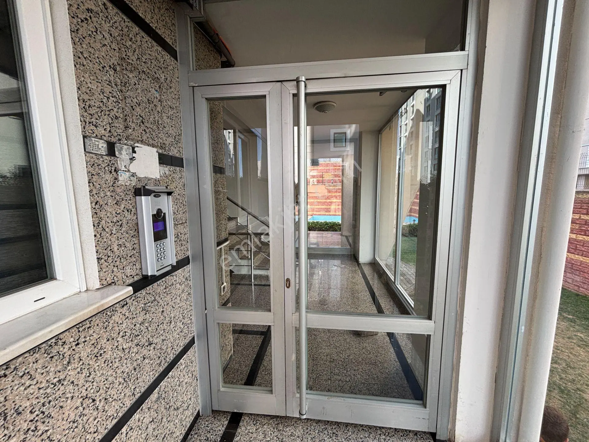 Tatlısu Adapark Sitesi Geniş 3+1 Kiralık Daire - Ebeveyn Banyolu - Görsel 3