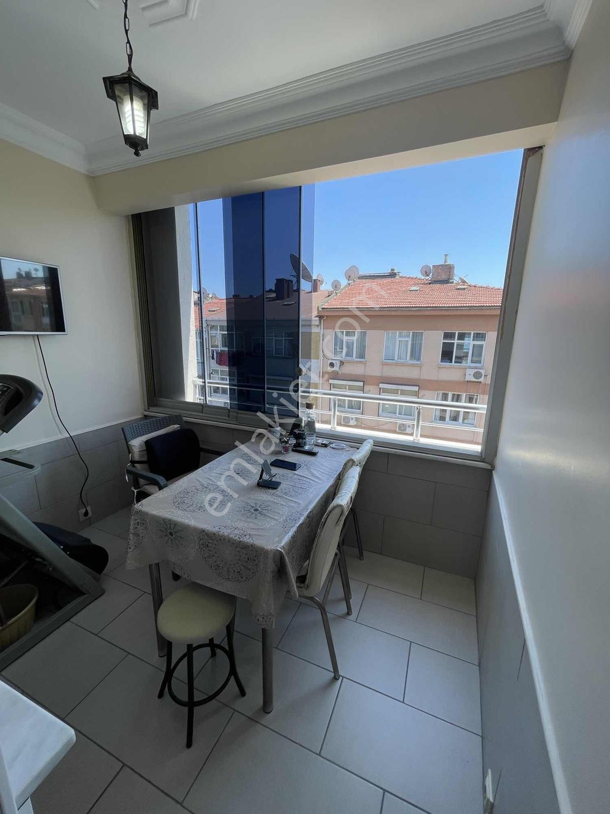 Bakırköy'de Sakızağacı Mah. Deniz Manzaralı 3+1 138m2 Daire - Görsel 11