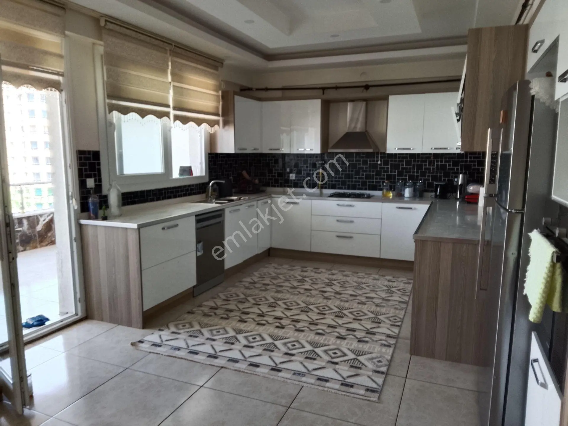 Stadyum Yolunda 4+1 Satılık Daire - Görsel 2