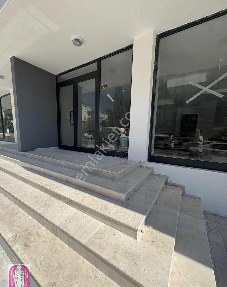 A K Mutludan Kuzeyyakada 100m2 Brüt Yola Cephe Sıfır Dükkan