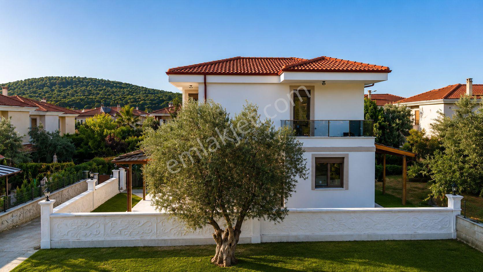 No:10 Gayrimenkul’den Ayvalık Sefa Çamlık'ta 310m² Arsa İçinde Denize 800m 3+1müstakil Dubleks Villa - Görsel 6