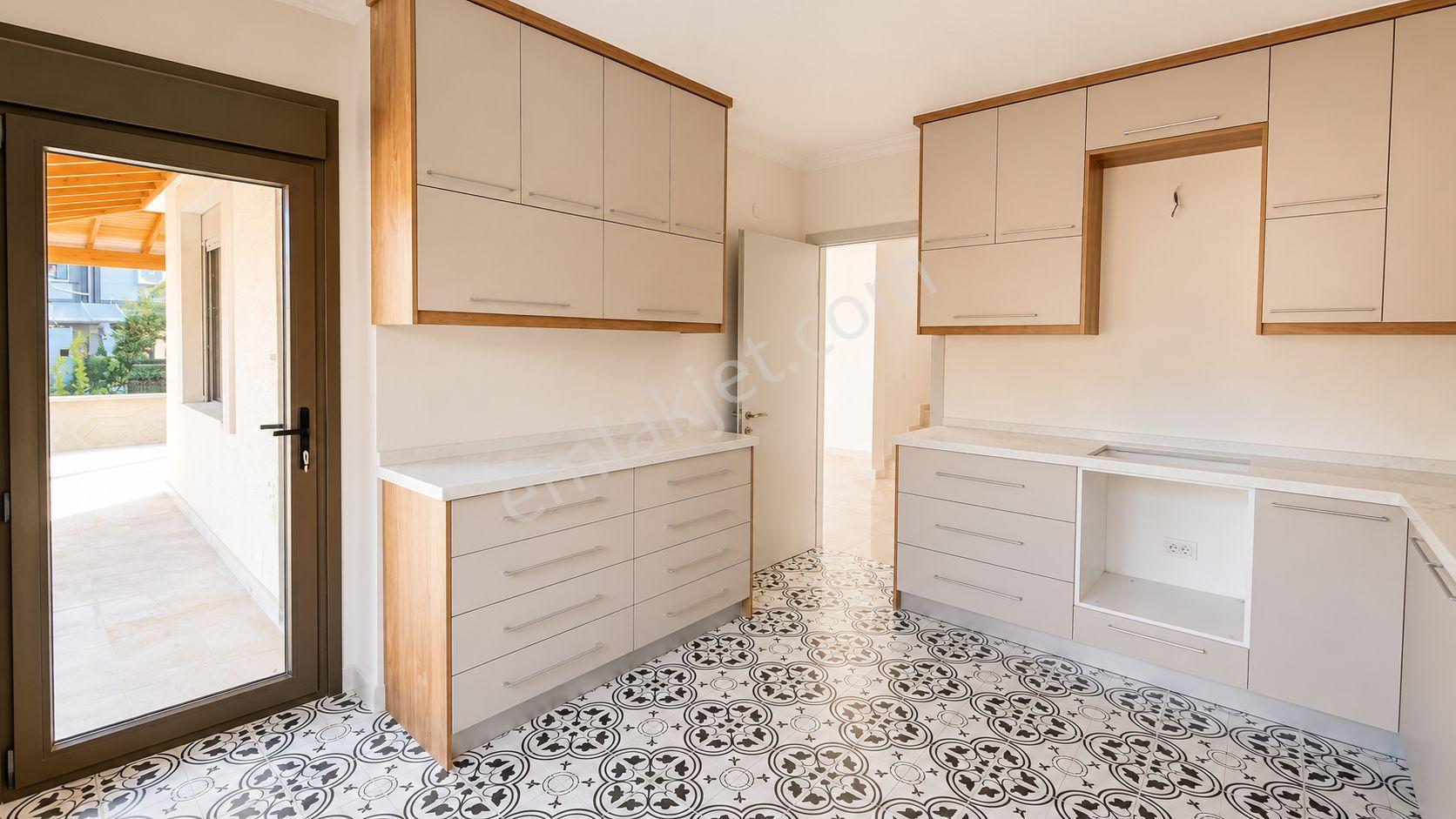 No:10 Gayrimenkul’den Ayvalık Sefa Çamlık'ta 310m² Arsa İçinde Denize 800m 3+1müstakil Dubleks Villa - Görsel 16