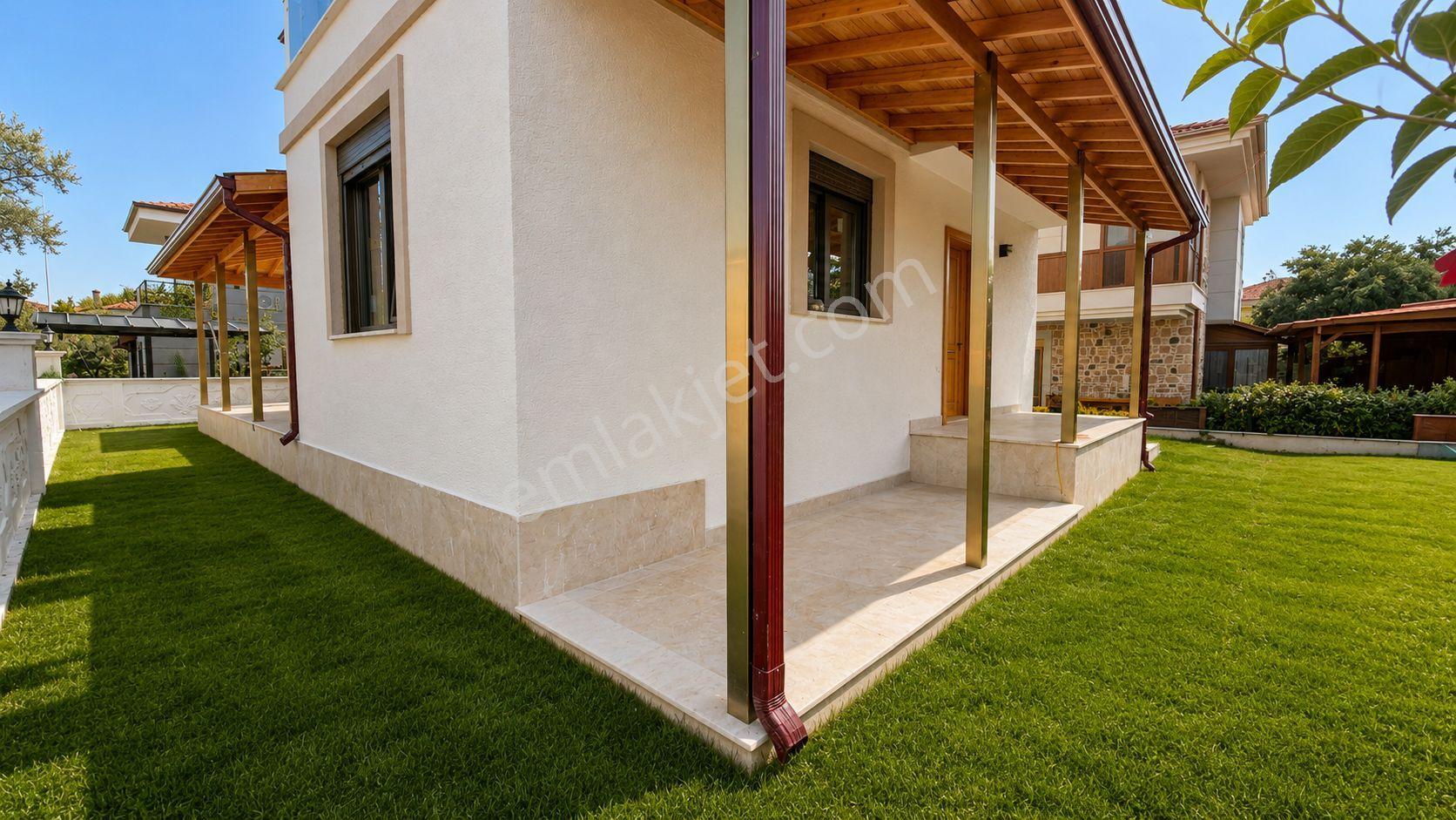 No:10 Gayrimenkul’den Ayvalık Sefa Çamlık'ta 310m² Arsa İçinde Denize 800m 3+1müstakil Dubleks Villa - Görsel 10