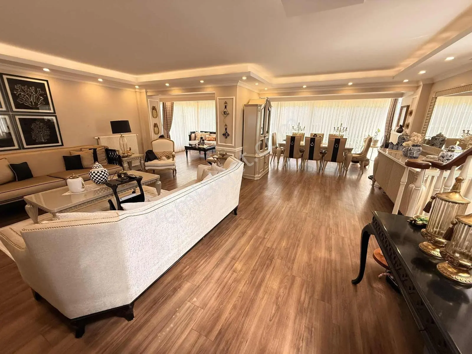Mimaroba'da Havuzlu Site İçinde Geniş Ve Lüks Satılık 5+2 Villa - Görsel 17