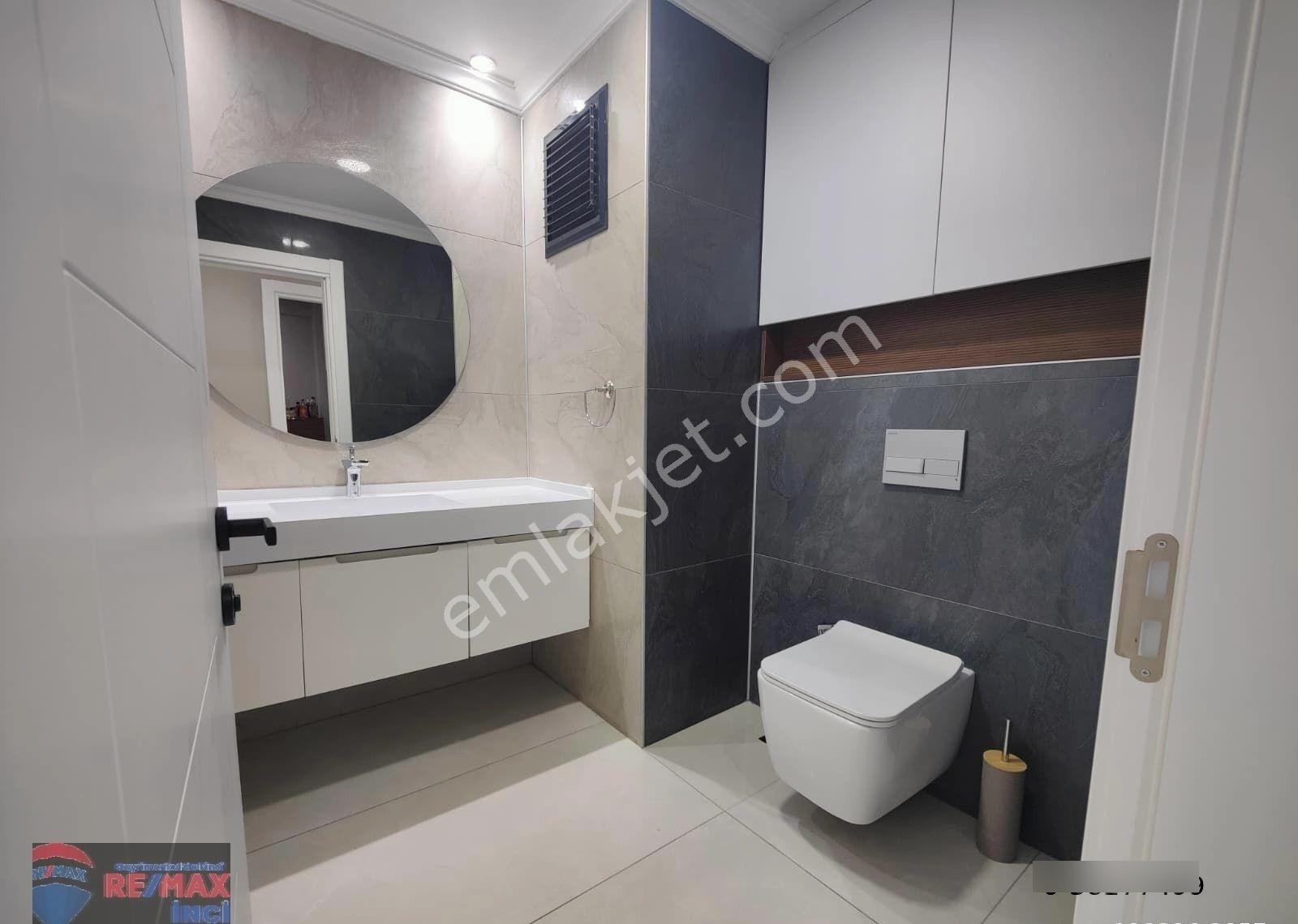Re/max İnci'den Karesi Kuva-i Milliye 'de Satılık 6+1 Akıllı Ev Sistemli Bahçeli Tripleks Villa - Görsel 3
