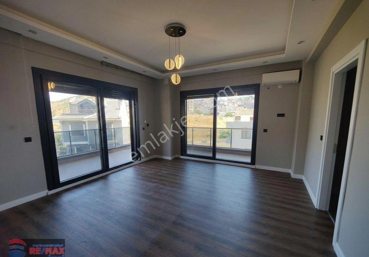 Re/max İnci'den Karesi Kuva-i Milliye 'de Satılık 6+1 Akıllı Ev Sistemli Bahçeli Tripleks Villa - Görsel 18