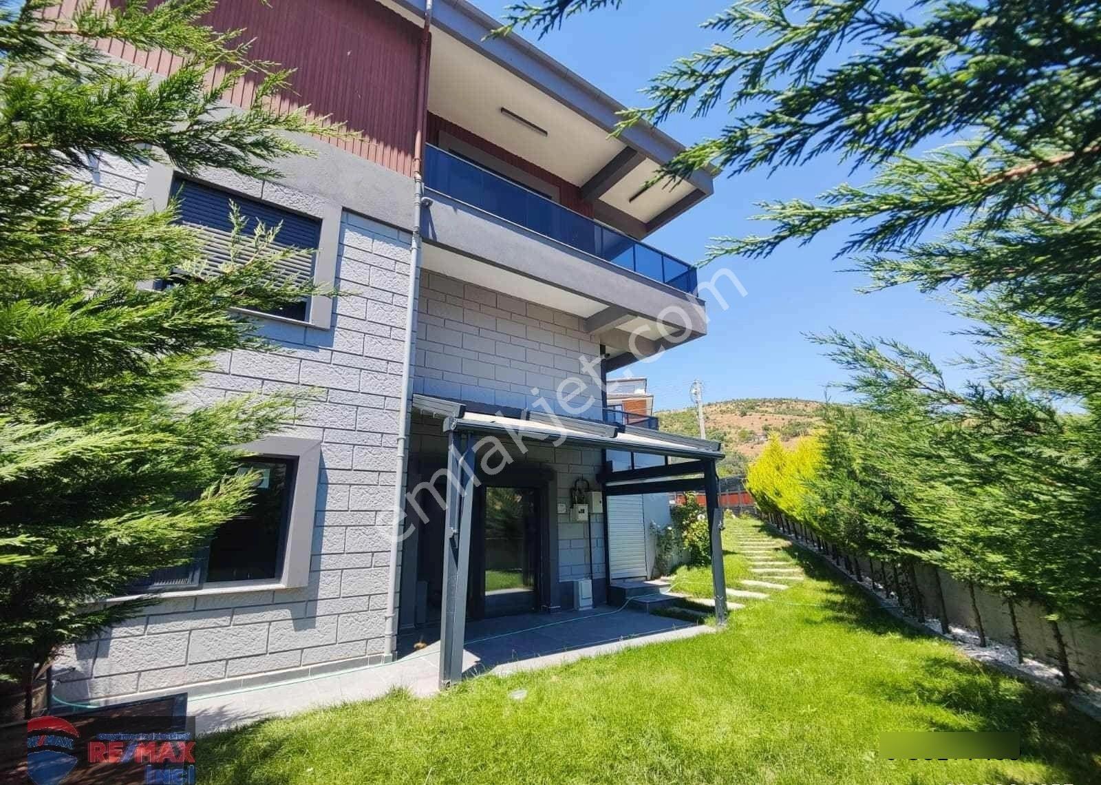 Re/max İnci'den Karesi Kuva-i Milliye 'de Satılık 6+1 Akıllı Ev Sistemli Bahçeli Tripleks Villa - Görsel 35
