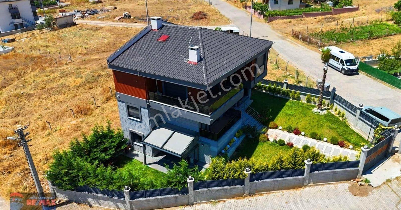 Re/max İnci'den Karesi Kuva-i Milliye 'de Satılık 6+1 Akıllı Ev Sistemli Bahçeli Tripleks Villa - Görsel 49