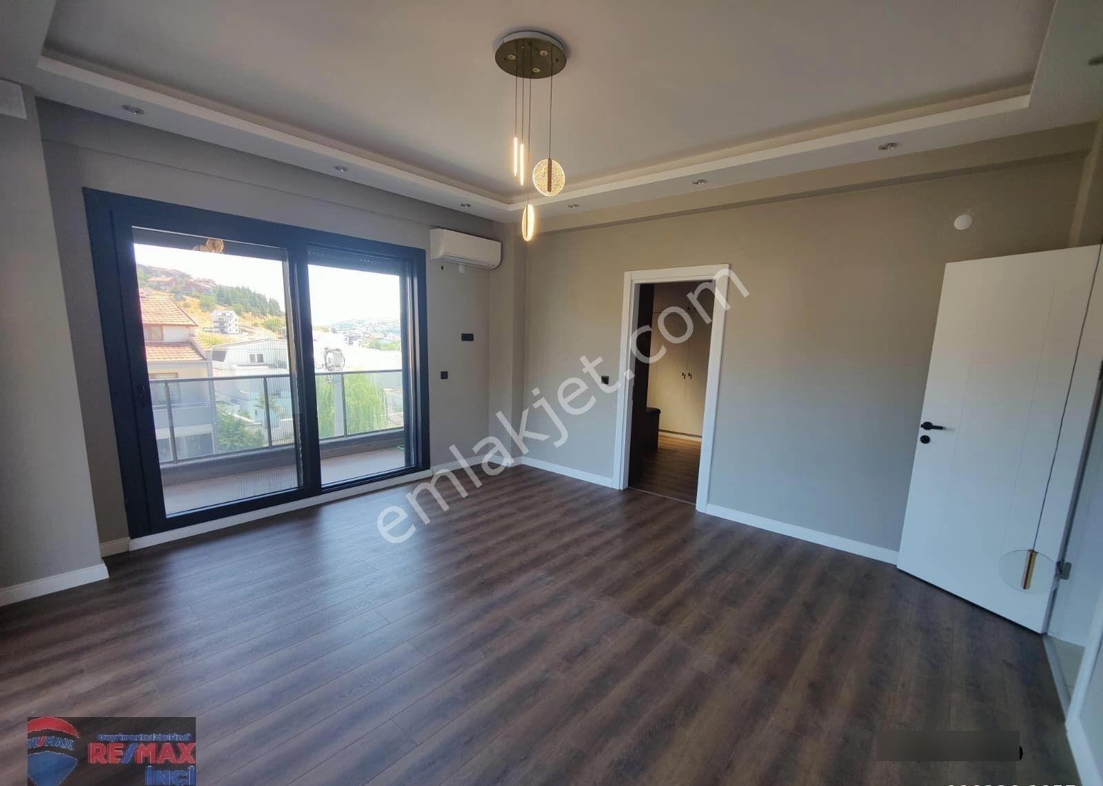 Re/max İnci'den Karesi Kuva-i Milliye 'de Satılık 6+1 Akıllı Ev Sistemli Bahçeli Tripleks Villa - Görsel 17