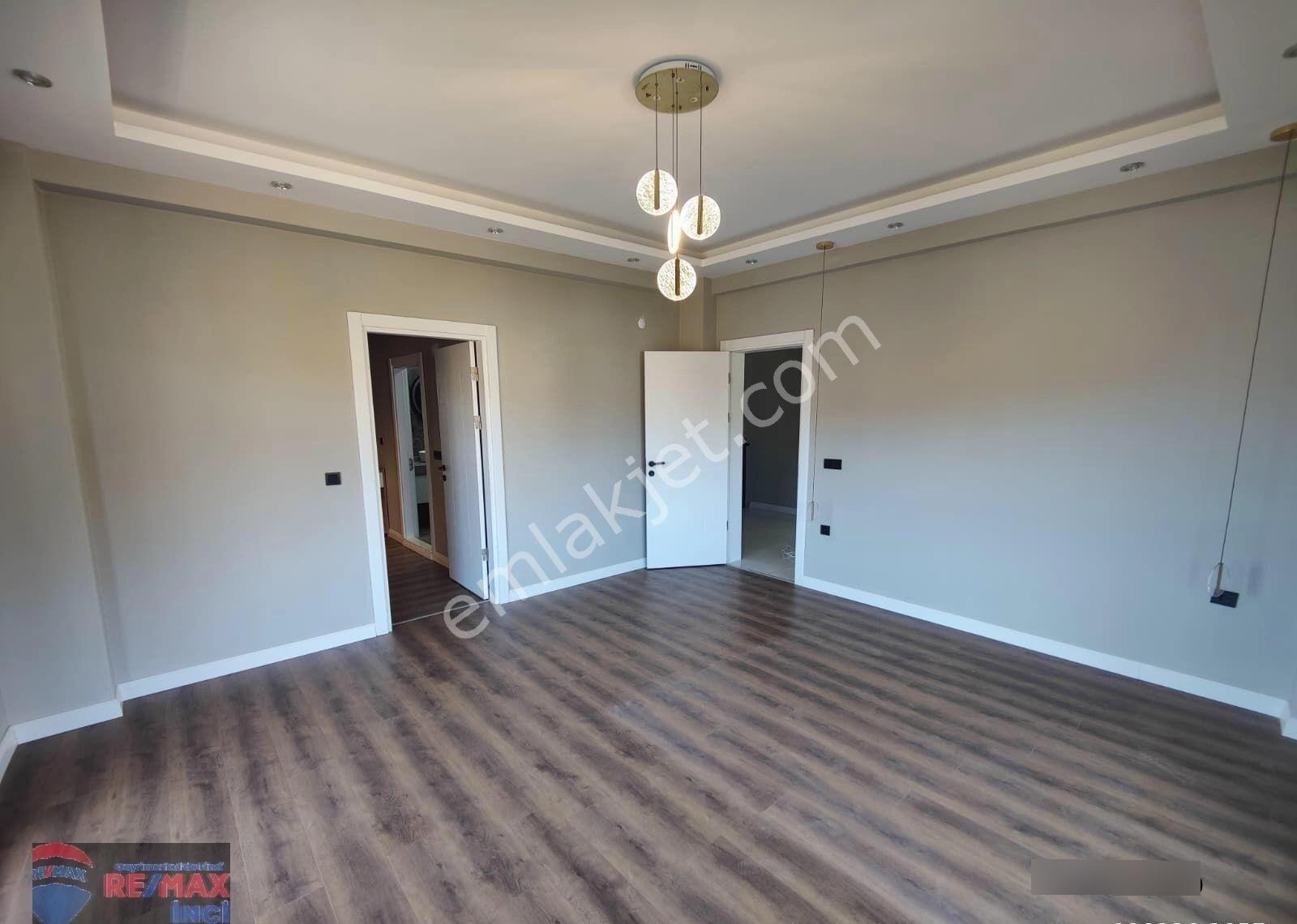 Re/max İnci'den Karesi Kuva-i Milliye 'de Satılık 6+1 Akıllı Ev Sistemli Bahçeli Tripleks Villa - Görsel 7