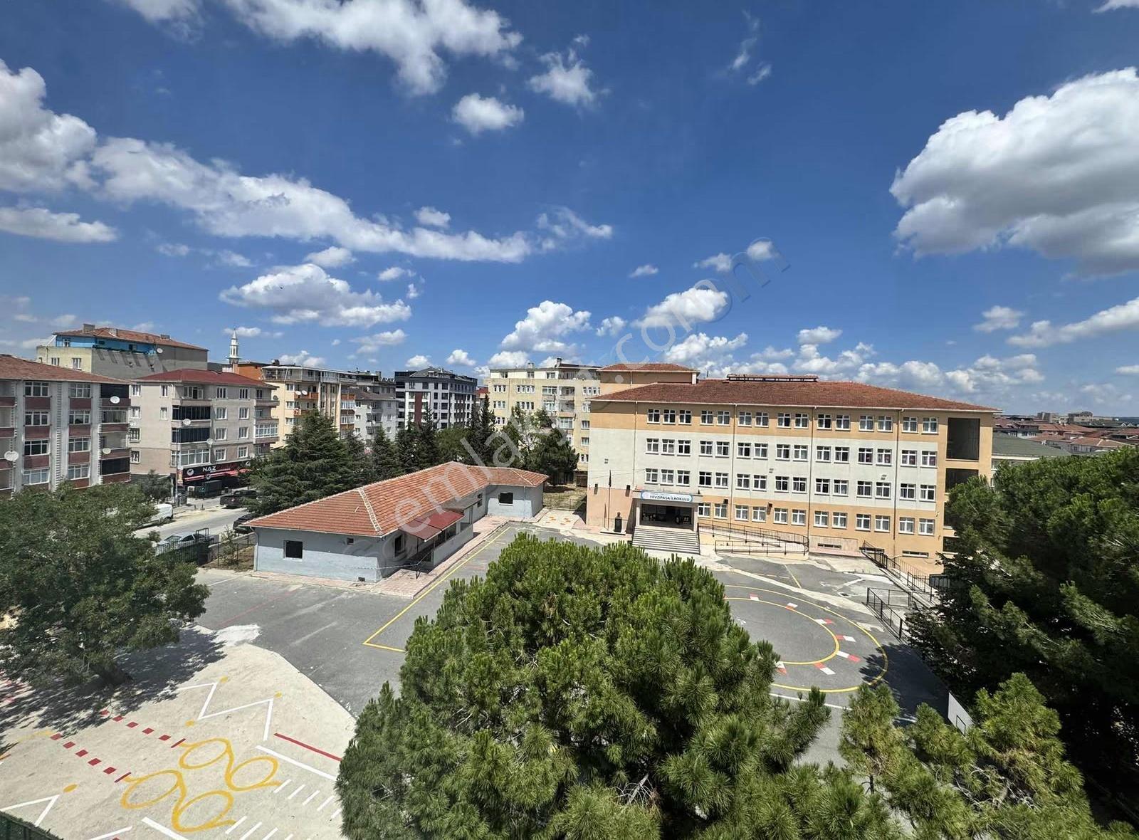 Fevzipaşa Mahallesin De Satılık 3+1 İskanlı Daire